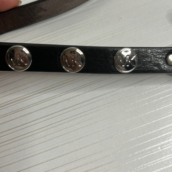 Micheal Kors MK Fanny Pack 🖤 - Picture 6 of 6